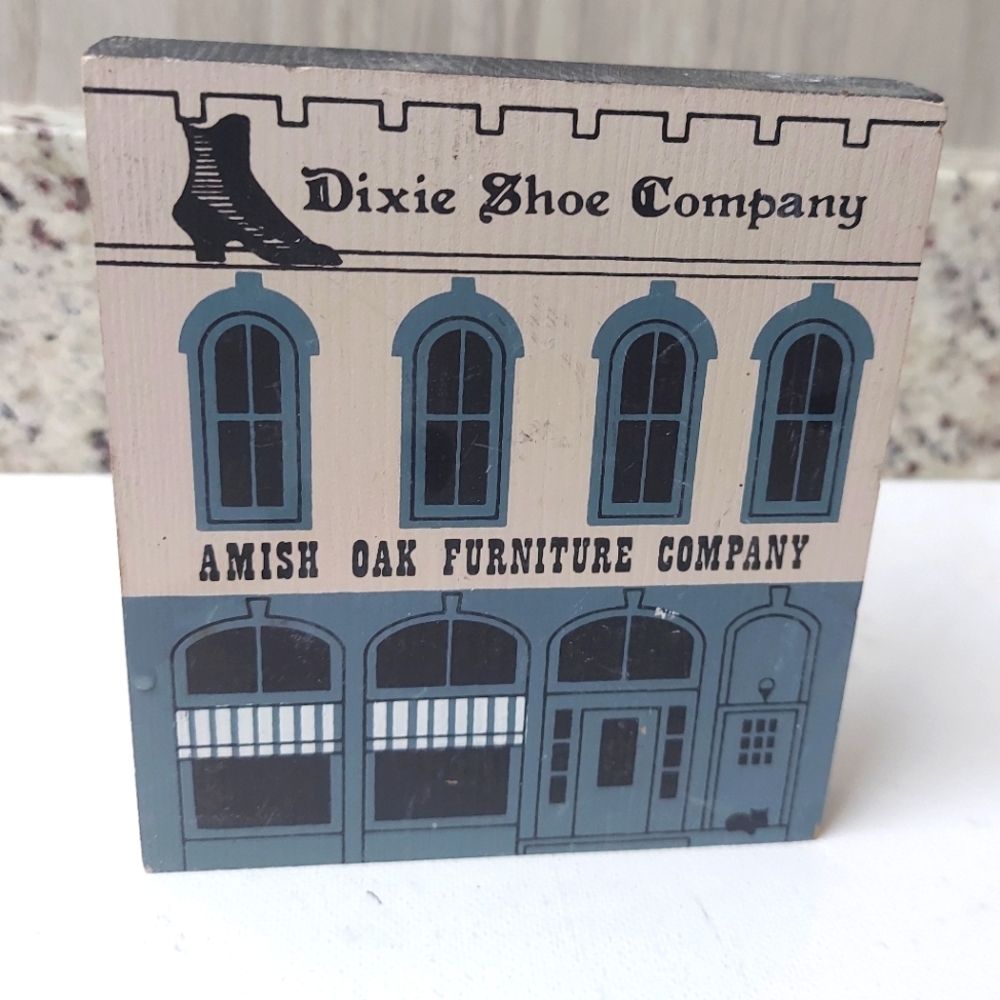 The Cat's Meow Amish Oak Furniture Co. Dixie Shoe Series